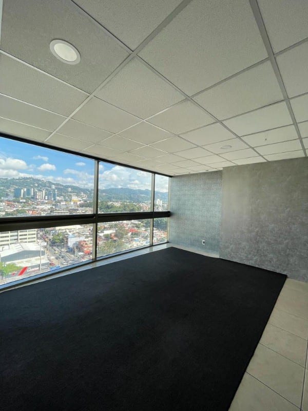 Oficina en venta o renta edificio Torino — Oficina en Venta en Zona 10, Guatemala, Ciudad — foto 2 de 12