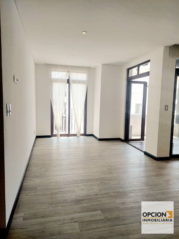 Rento Apartamento Lirios II Cayalá Z.16 — Apartamento en Alquiler en Ciudad Cayalá, Zona 16, Guatemala, Ciudad — foto 1 de 16