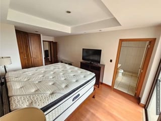 Amplio Apartamento Amueblado con Terraza en Renta Zona 14 — Apartamento en Alquiler en Arcángel Miguel, Zona 14, Guatemala, Ciudad — miniatura 7 de 8