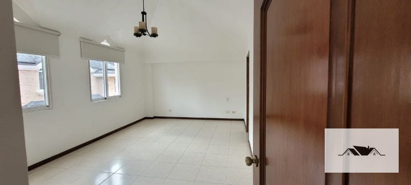 En Renta Casa Zona 14 325 mts2 — Casa en Alquiler en La Cañada, Zona 14, Guatemala, Ciudad — foto 12 de 17