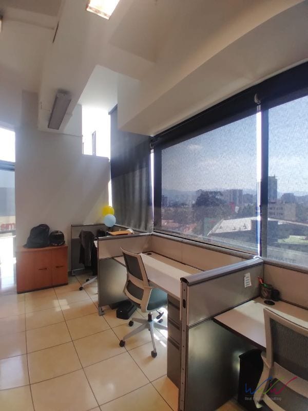 Oficina de 115m2 en Design Center, Zona 10 — Oficina en Alquiler en Zona 10, Guatemala, Ciudad — foto 2 de 8