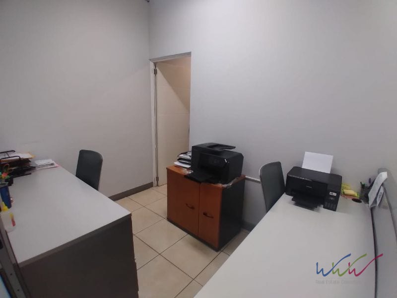 Oficina de 115m2 en Design Center, Zona 10 — Oficina en Alquiler en Zona 10, Guatemala, Ciudad — foto 6 de 8