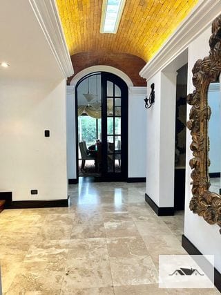 Vendo/rento Casa Amueblada en KM 14.5 Carretera al Salvador Condominio la Española — Casa en Venta en km 11-15, Carretera a El Salvador, Guatemala, Ciudad — miniatura 1 de 17