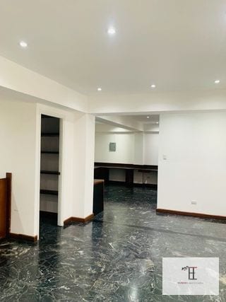 Oficina en venta zona 10 sobre diagonal 6 frente a Oakland Place — Oficina en Venta en Zona 10, Guatemala, Ciudad — miniatura 4 de 13