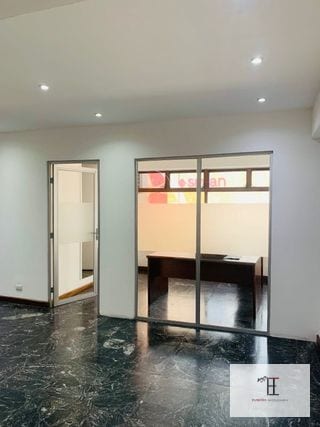 Oficina en venta zona 10 sobre diagonal 6 frente a Oakland Place — Oficina en Venta en Zona 10, Guatemala, Ciudad — miniatura 7 de 13