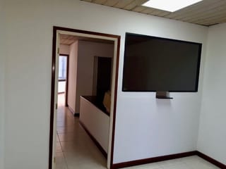 Oficina en renta en Edificio Murano Center zona 10 — Oficina en Alquiler en Zona 10, Guatemala, Ciudad — miniatura 5 de 7