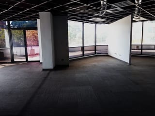 Oficina en renta ubicada en Murano Center zona 10 — Oficina en Alquiler en Murano Center, Zona 10, Guatemala, Ciudad — miniatura 10 de 11