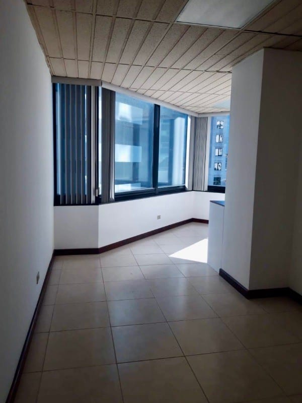 Oficina en renta en Edificio Murano Center zona 10 — Oficina en Alquiler en Zona 10, Guatemala, Ciudad — foto 7 de 7