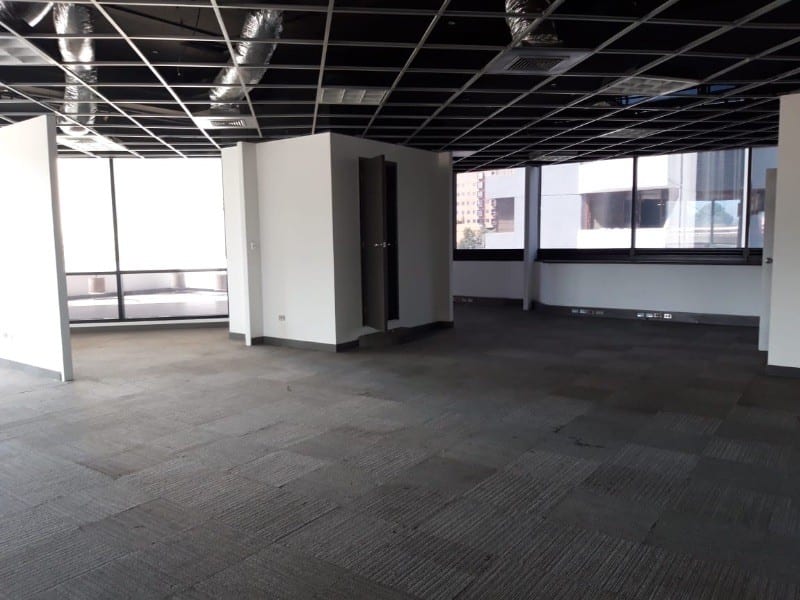 Oficina en renta ubicada en Murano Center zona 10 — Oficina en Alquiler en Murano Center, Zona 10, Guatemala, Ciudad — foto 3 de 11
