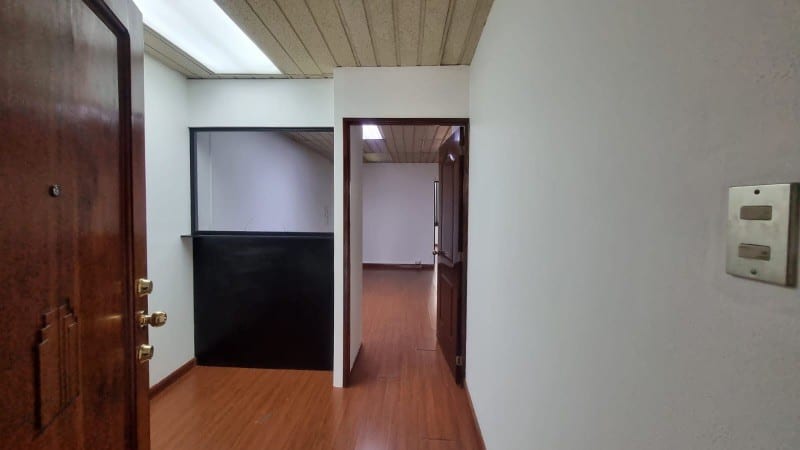 Oficina en renta Edificio Murano Center zona 10 — Oficina en Alquiler en Zona 10, Guatemala, Ciudad — foto 4 de 5