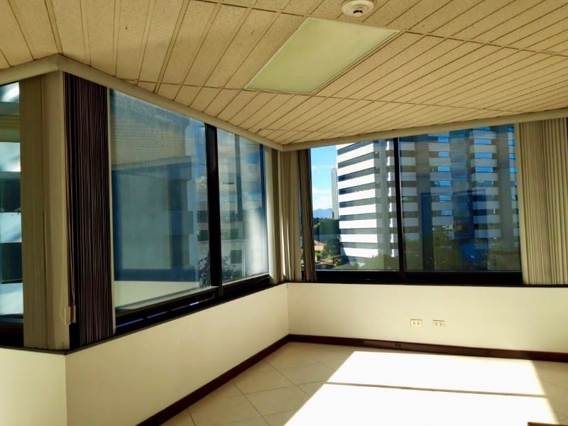 Oficina en renta en Edificio Murano Center zona 10 — Oficina en Alquiler en Zona 10, Guatemala, Ciudad — foto 1 de 7