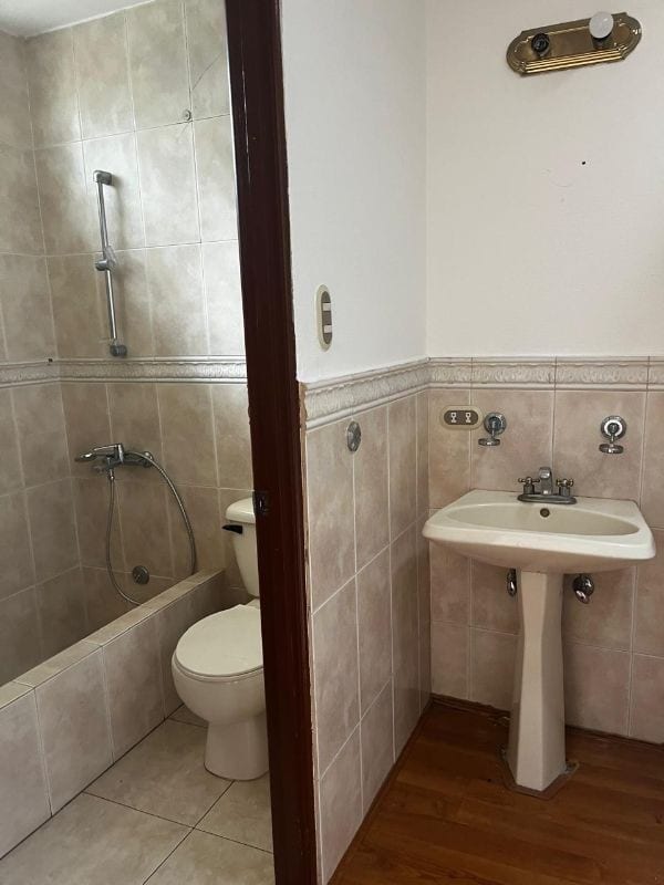 Townhouse en Venta Villas del Pinar I CAES — Casa en Venta en Carretera a El Salvador, Guatemala, Ciudad — foto 4 de 12