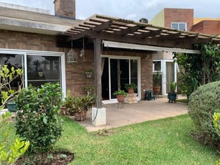 Preciosa Casa en Terravista KM 16.5CAES — Casa en Venta en Terravista, Carretera a El Salvador, Guatemala, Ciudad — miniatura 1 de 15