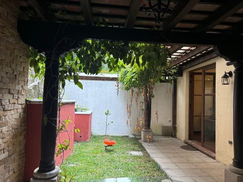 Alquiler Casa Amueblada en Antigua Guatemala — Casa en Alquiler en Antigua, Sacatepéquez — foto 2 de 16