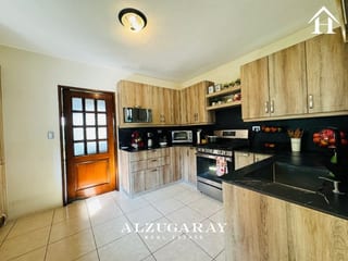 Casa Amueblada con Jardín -3 Hab. / Condominio, Z. 16 — Casa en Venta en Zona 16, Guatemala, Ciudad — miniatura 14 de 16