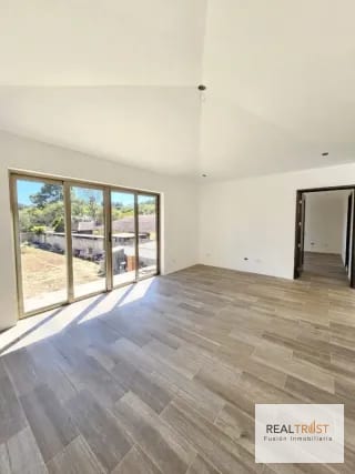 Casa Nueva en Venta San Antonio — Casa en Venta en Carretera a El Salvador, Guatemala, Ciudad — miniatura 1 de 9