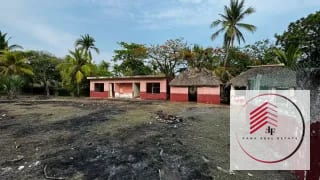Se Vende Terreno Grande con una Pequeña Construcción en Monterrico Hawái a 70 Metros de la Orilla de la Playa. — Terreno en Venta en Hawaii, Santa Rosa — miniatura 1 de 4