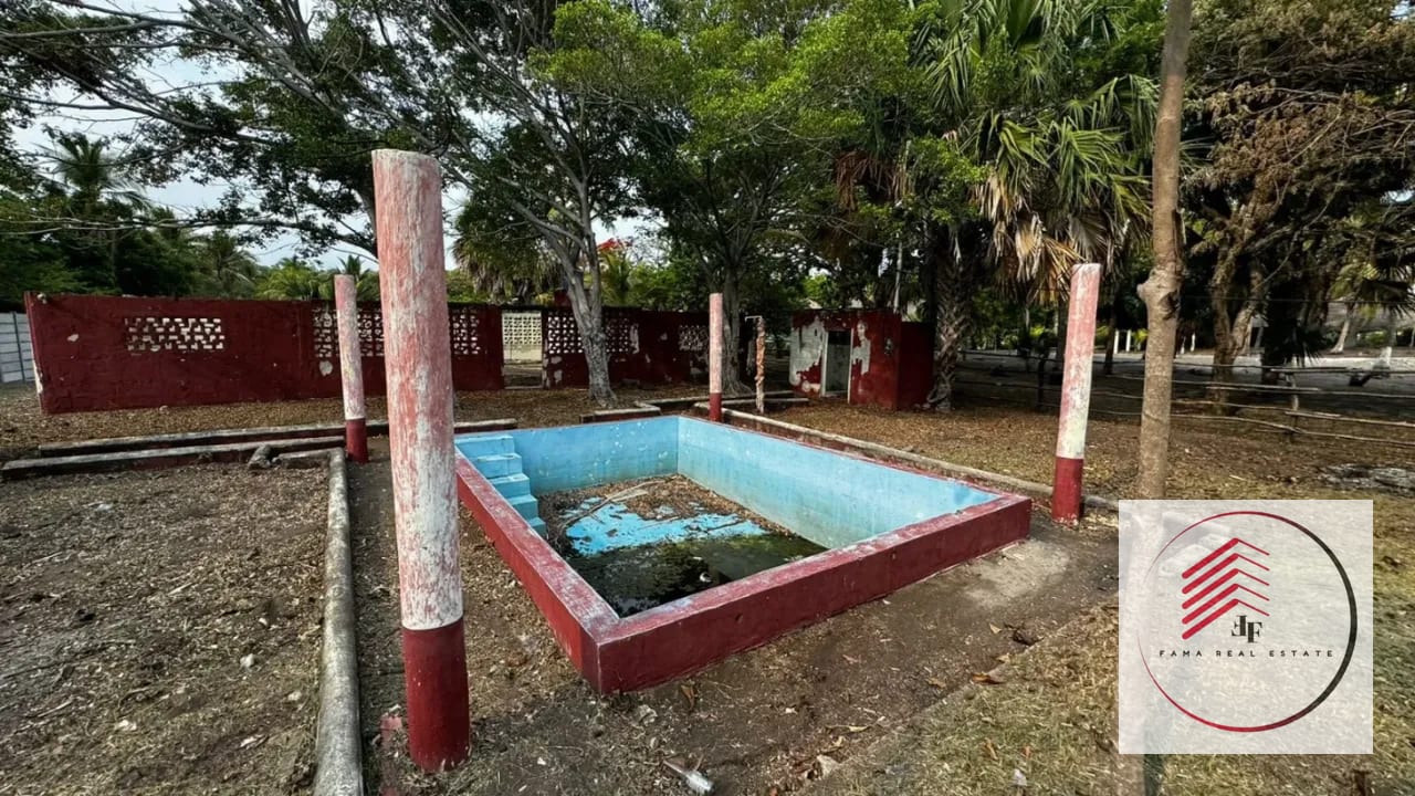 Se Vende Terreno Grande con una Pequeña Construcción en Monterrico Hawái a 70 Metros de la Orilla de la Playa. — Terreno en Venta en Hawaii, Santa Rosa — foto 4 de 4