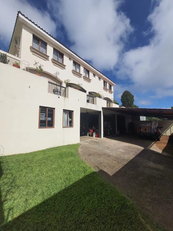 Casa en Venta grande y linda en Paisajes de San Antonio, CAES — Casa en Venta en San Antonio, Carretera a El Salvador, Guatemala, Ciudad — foto 4 de 15