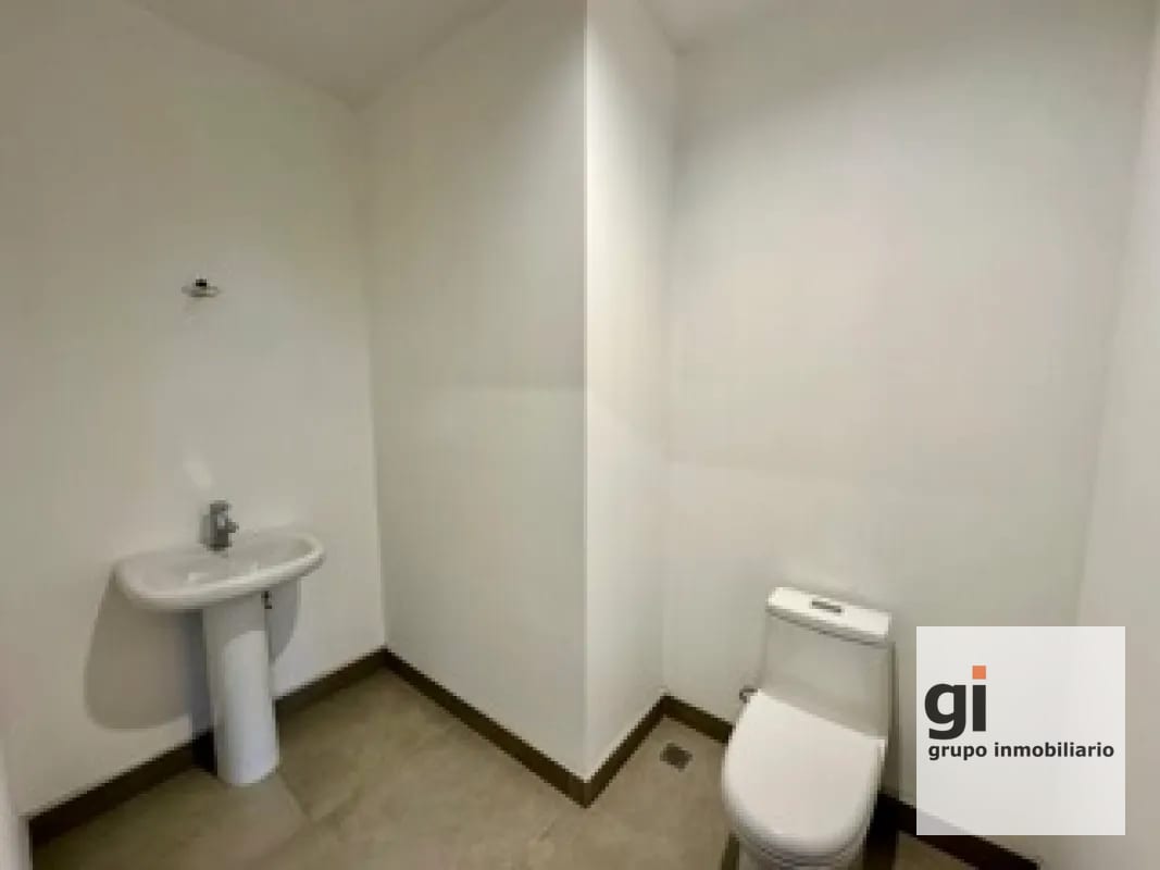 Oficina de 137 m2 en Renta en Zona 13. — Oficina en Alquiler en Elemento Plaza Berlín, Zona 13, Guatemala, Ciudad — foto 7 de 11