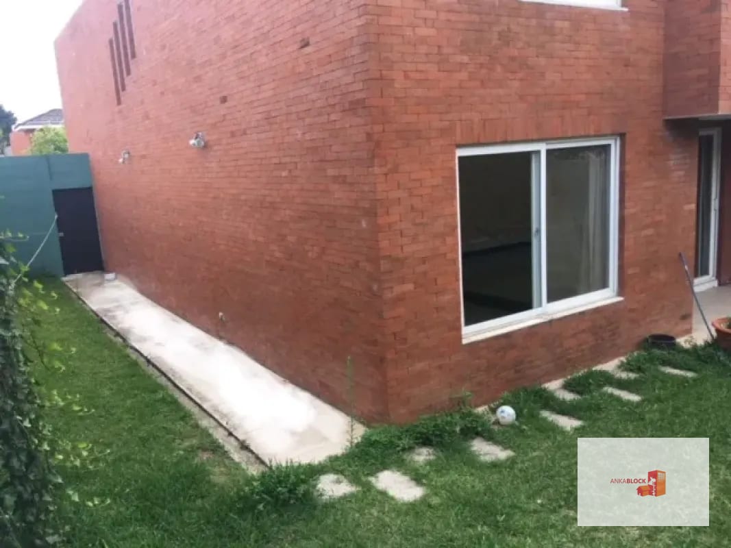 4Dormitorios - en esquina con jardín - Ensenada de San Isidro — Casa en Venta en Ensenada de San Isidro, Zona 16, Guatemala, Ciudad — foto 2 de 12