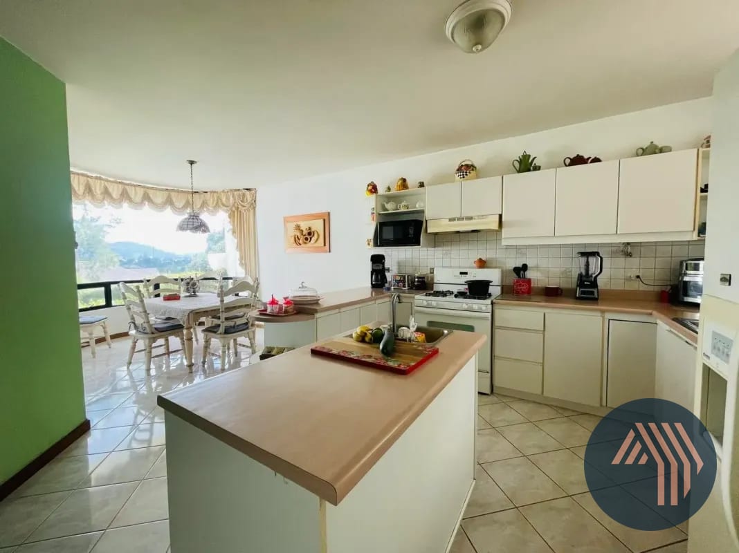 Venta de Amplia Casa - Colinas de Andalucía, KM 16.5 CES — Casa en Venta en Colinas De Andalucia, Carretera a El Salvador, Guatemala, Ciudad — foto 6 de 10