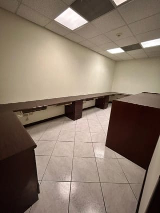 Amplia Oficina Europlaza — Oficina en Alquiler en Europlaza, Zona 14, Guatemala, Ciudad — miniatura 8 de 11