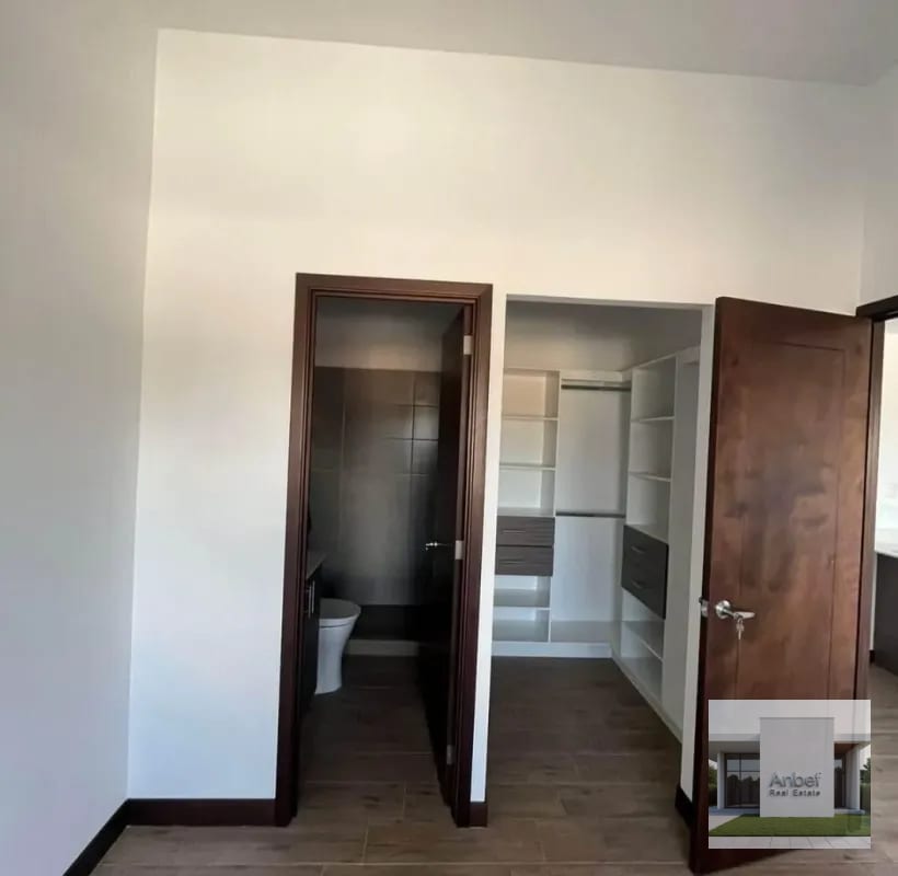 CASALINI DIAGONAL Apartamento 2 Dormitorios cada uno con baño, balcón y walk in closet Zona 10 — Apartamento en Alquiler en Casalini Diagonal 6, Zona 10, Guatemala, Ciudad — foto 5 de 11