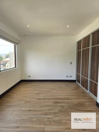 Venta Moderno Apartamento Zona 10 — Apartamento en Venta en Zona 10, Guatemala, Ciudad — miniatura 8 de 15