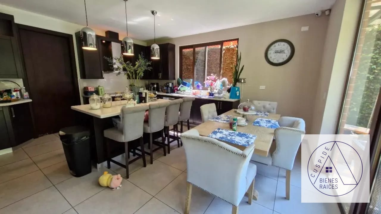 Bella Residencia en Venta Carr. Salvador km 15 Residencias Concepción km 15.5 — Casa en Venta en Carretera a El Salvador, Guatemala, Ciudad — foto 5 de 10