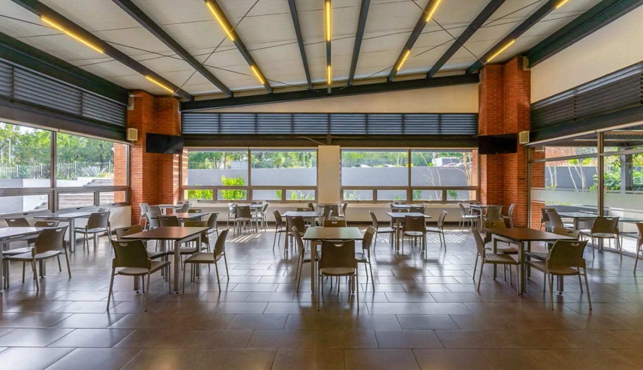 Interesante Propiedad en alquiler para Negocio, Academias, Universidades, Restaurantes, Negocios de Entretenimiento y más en zona 15. — Local en Alquiler en Zona 15, Guatemala, Ciudad — foto 9 de 11