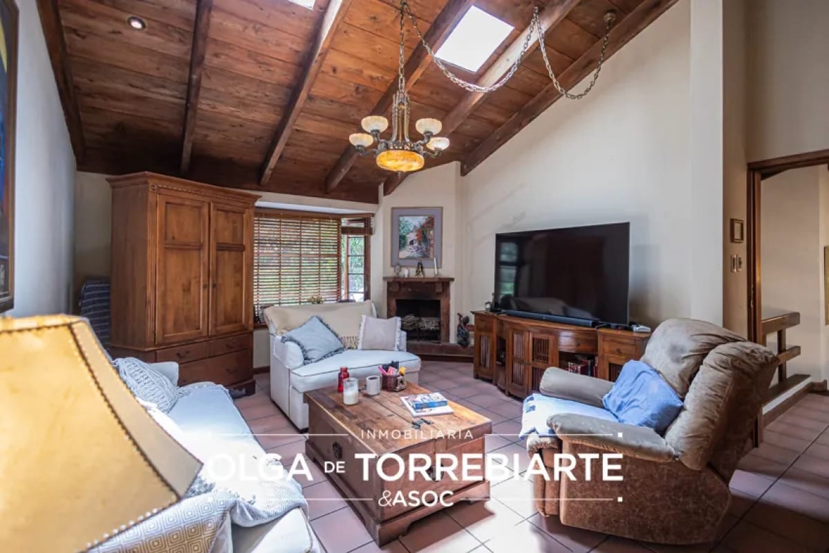 Casa en Residenciales La Cruz — Casa en Venta en Santa Catarina Pinula, Guatemala, Ciudad — foto 5 de 16