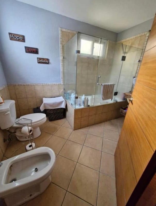 Casa en renta y venta Kanajuyu zona 16 (fuera de garita) — Casa en Venta en Zona 16, Guatemala, Ciudad — foto 9 de 12