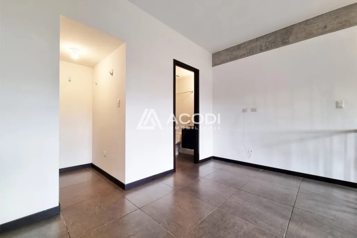 Apartamento con Jardín en Zona 10 — Apartamento en Venta en Zona 10, Guatemala, Ciudad — foto 3 de 6