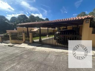 Vendo Casa en Condominio la Hacienda, San Lucas Sacatepequez — Casa en Venta en San Lucas Sacatepéquez, Sacatepéquez — miniatura 1 de 12