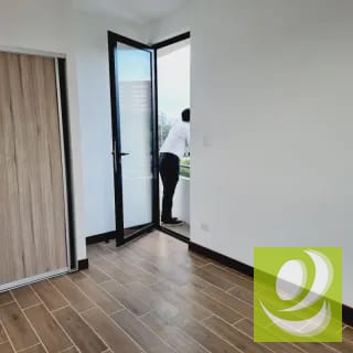 Apartamento en Venta Zona 14 — Apartamento en Venta en Vila Catorce, Zona 14, Guatemala, Ciudad — miniatura 1 de 9