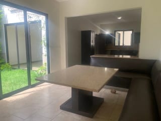 Renta-preciosa Casa 2 Niveles en Lazos de Fraijanes — Casa en Alquiler en Lazos de Fraijanes, Carretera a El Salvador, Guatemala, Ciudad — miniatura 10 de 17