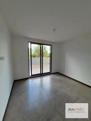 En Renta Precioso Apartamento con Terraza, San Lázaro Zona 15 — Apartamento en Alquiler en San Lázaro, Zona 15, Guatemala, Ciudad — miniatura 5 de 12