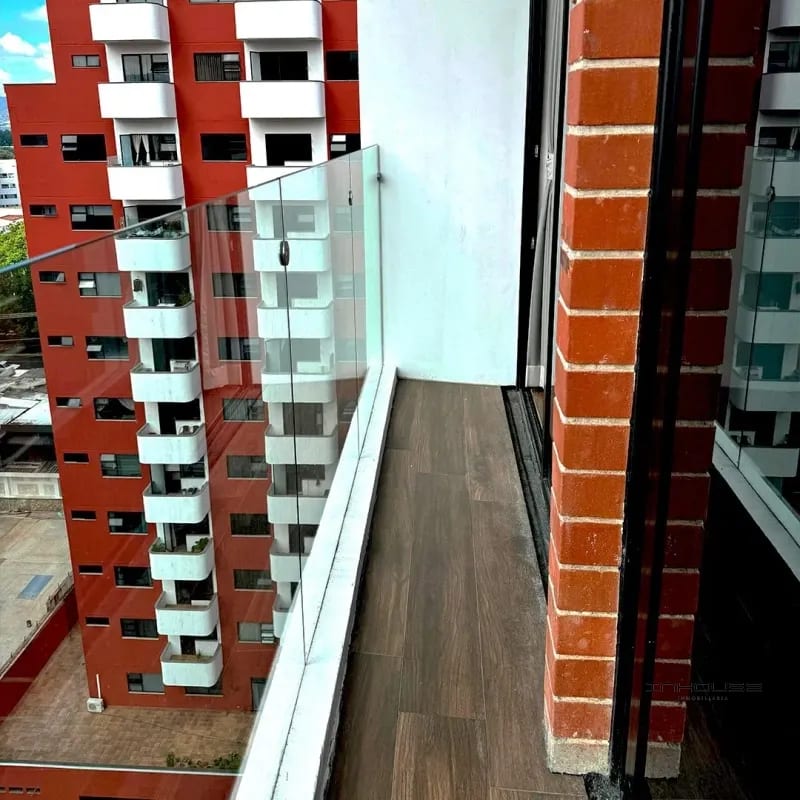 Apartamento en Venta en Zona 14 en Nivel Alto — Apartamento en Venta en Zona 14, Guatemala, Ciudad — foto 5 de 9
