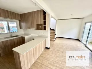 Linda casa en venta para estrenar en Bosques de Santa Elena. — Casa en Venta en Carretera a El Salvador, Guatemala, Ciudad — miniatura 15 de 16
