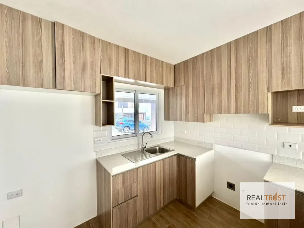 Linda casa en venta para estrenar en Bosques de Santa Elena. — Casa en Venta en Carretera a El Salvador, Guatemala, Ciudad — foto 14 de 16