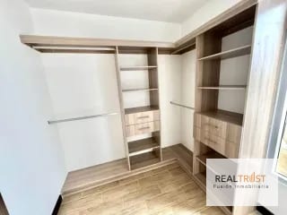 Linda casa en venta para estrenar en Bosques de Santa Elena. — Casa en Venta en Carretera a El Salvador, Guatemala, Ciudad — miniatura 10 de 16