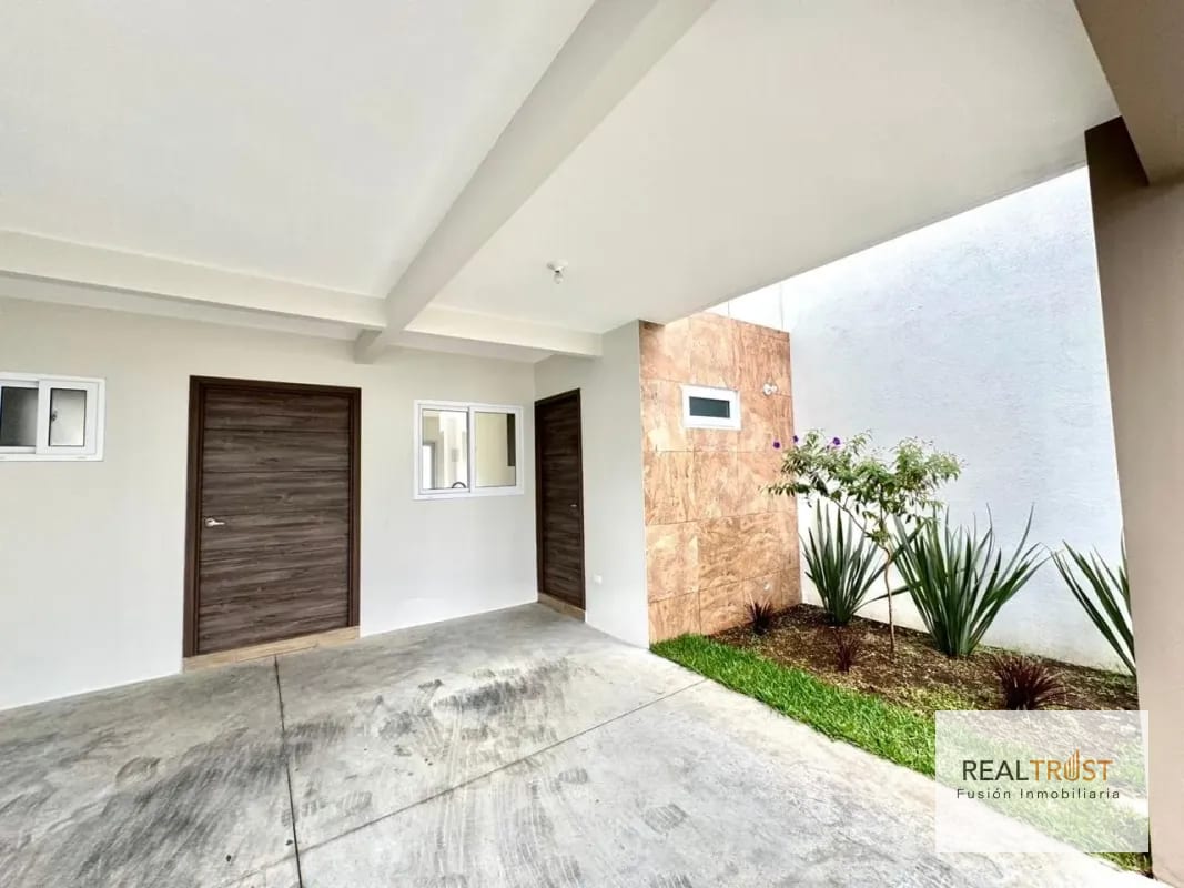 Linda casa en venta para estrenar en Bosques de Santa Elena. — Casa en Venta en Carretera a El Salvador, Guatemala, Ciudad — foto 7 de 16
