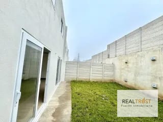 Linda casa en venta para estrenar en Bosques de Santa Elena. — Casa en Venta en Carretera a El Salvador, Guatemala, Ciudad — miniatura 2 de 16