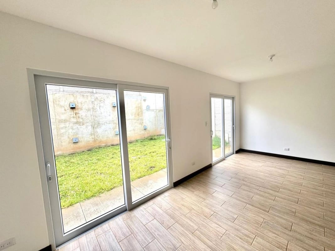 Casa en venta para estrenar en Bosques de Santa Elena — Casa en Venta en Carretera a El Salvador, Guatemala, Ciudad — foto 13 de 17