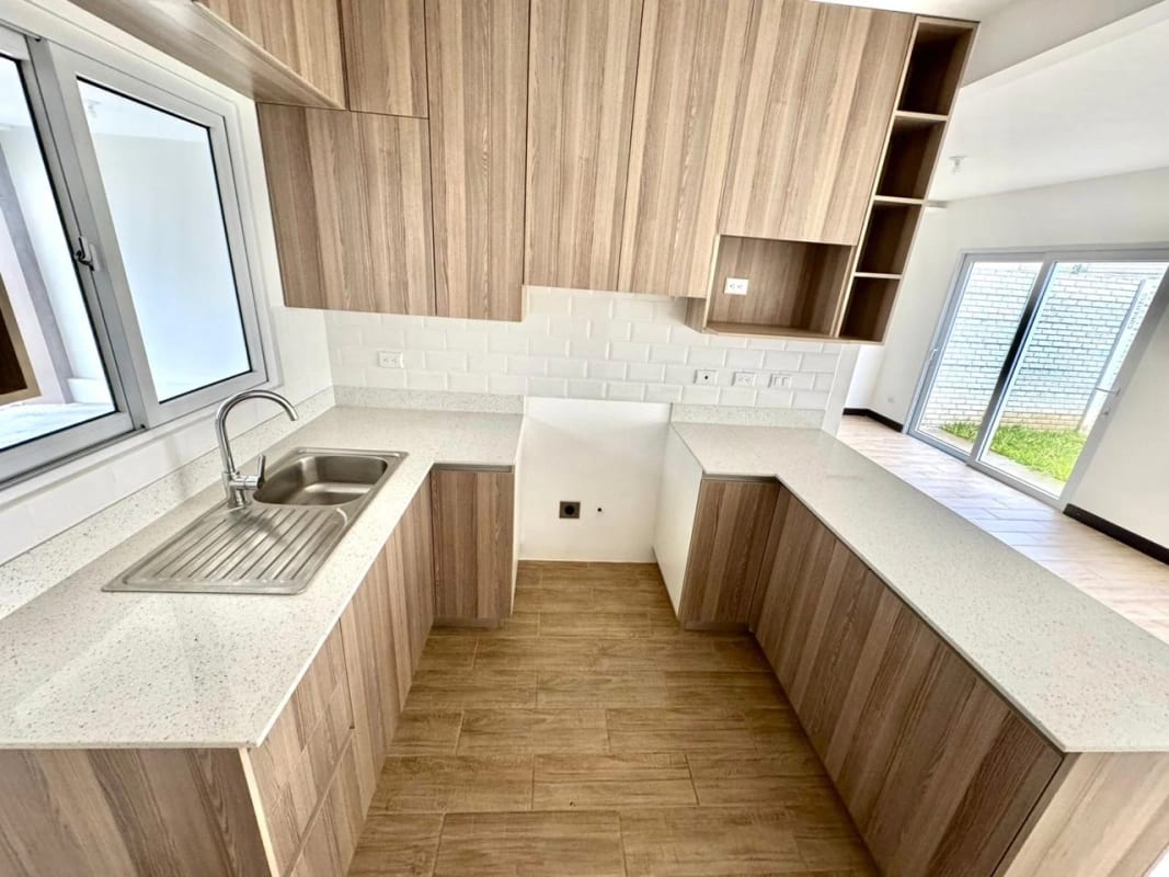 Casa en venta para estrenar en Bosques de Santa Elena — Casa en Venta en Carretera a El Salvador, Guatemala, Ciudad — foto 7 de 17