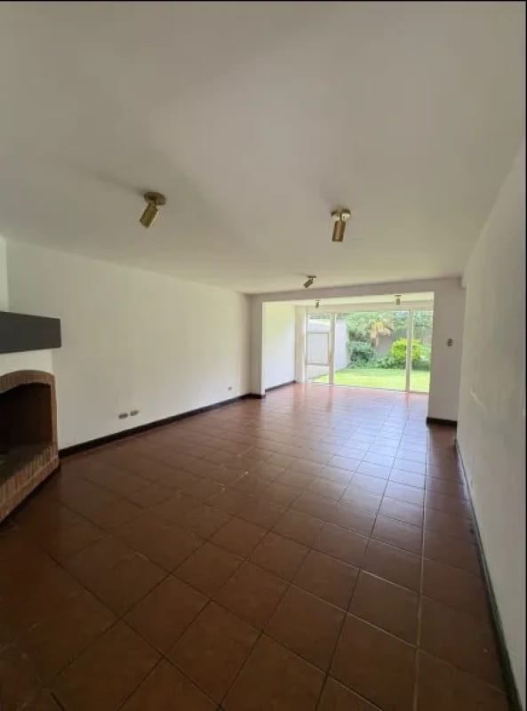 Casa en Renta KM.13 CAES — Casa en Alquiler en km 11-15, Carretera a El Salvador, Guatemala, Ciudad — foto 1 de 10