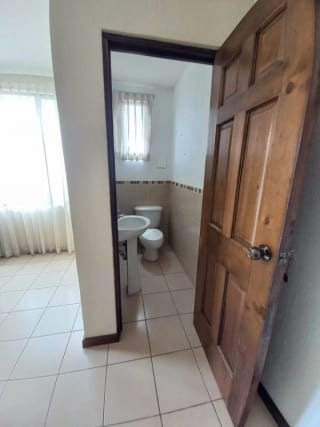 🏡 Venta de Casa en Carretera a El Salvador, Km 19.8 — Casa en Venta en Carretera a El Salvador, Guatemala, Ciudad — miniatura 11 de 17