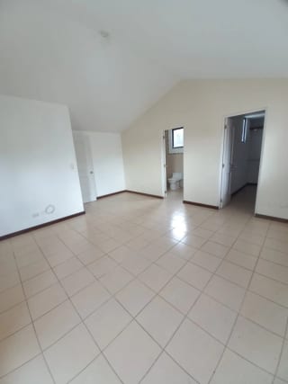 🏡 Venta de Casa en Carretera a El Salvador, Km 19.8 — Casa en Venta en Carretera a El Salvador, Guatemala, Ciudad — miniatura 4 de 17