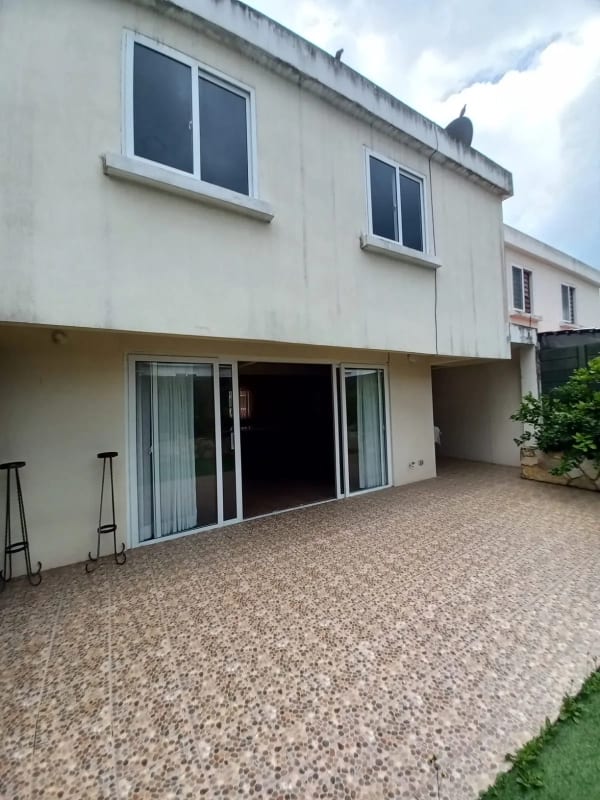 PRECIOSA CASA EN VENTA! 🏡 📍 A solo 5 minutos del cruce a Olmeca, Km 16.5 Carretera a El Salvador — Casa en Venta en Carretera a El Salvador, Guatemala, Ciudad — foto 1 de 13